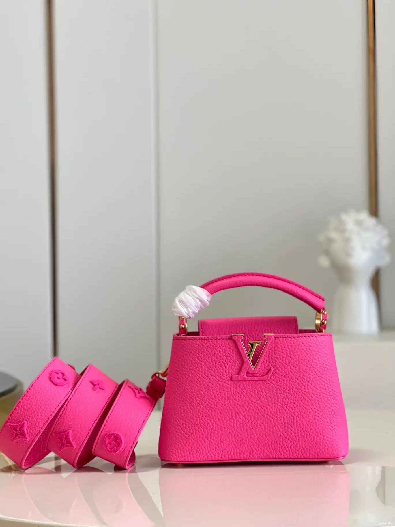 VUITTON LOUIS MINI CAPUCINES 0514